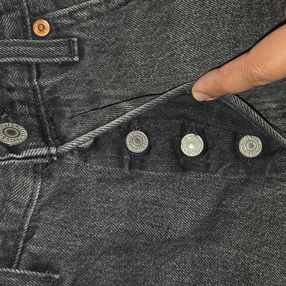 Levi's Men's Cut-Off Vintage Shorts Black Size 32 x 7 *Waist Measures 30"* - Picture 3 of 11